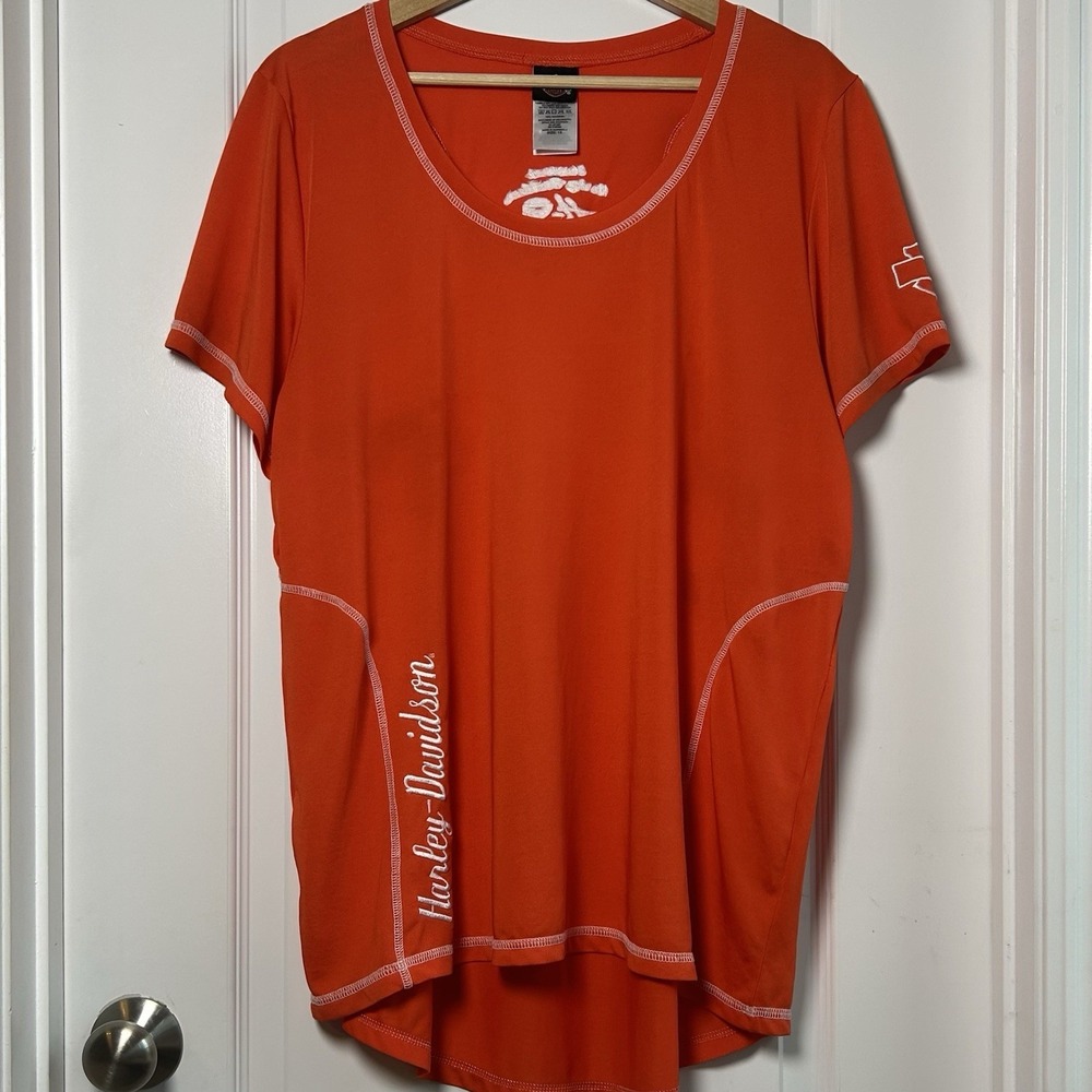 Harley-Davidson Savannah GA Orange‎ Script Logo Keyhole Back Curved Hem T-Shirt